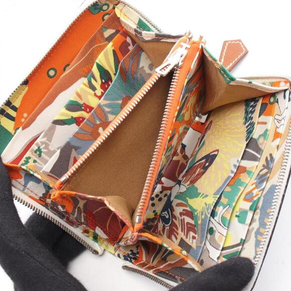 HERMES White Leather Wallet - Picture 3 of 6